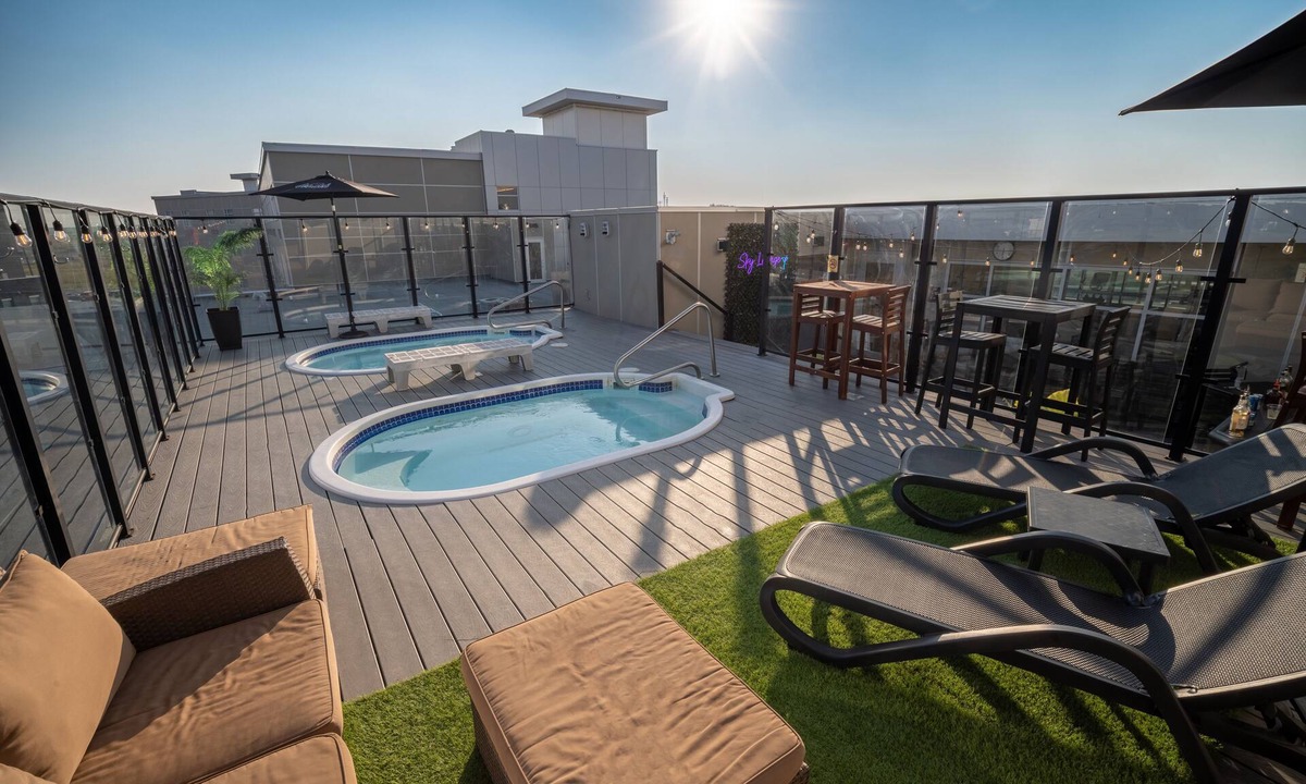 Calgary Hotel | Applause Hotel by CLIQUE