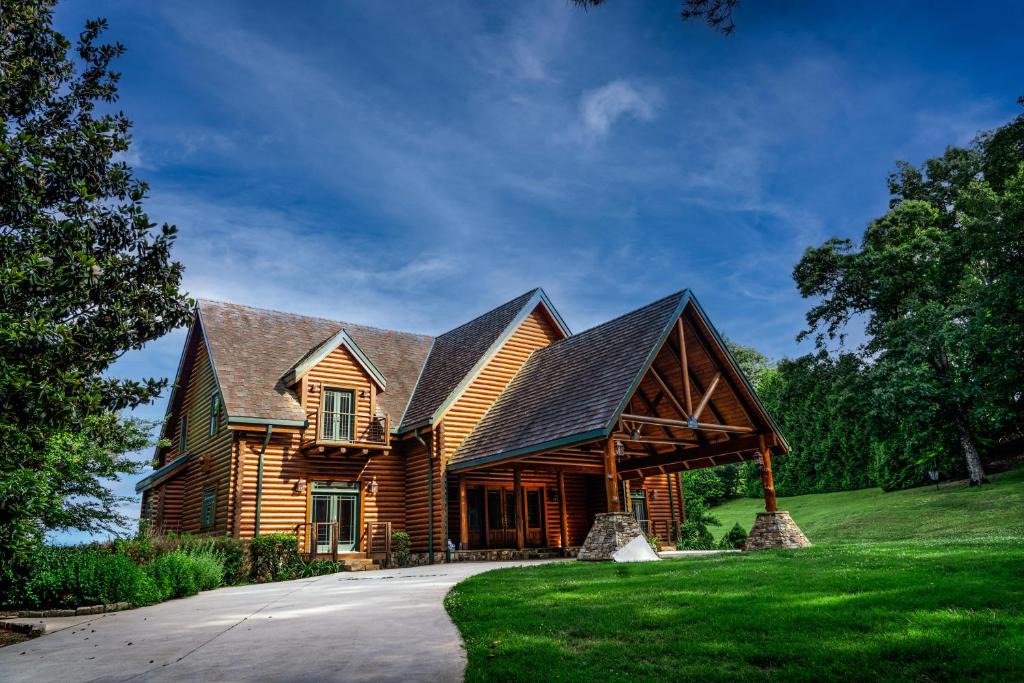 Banks County House | Apple Pie Lodge - Modern Luxury