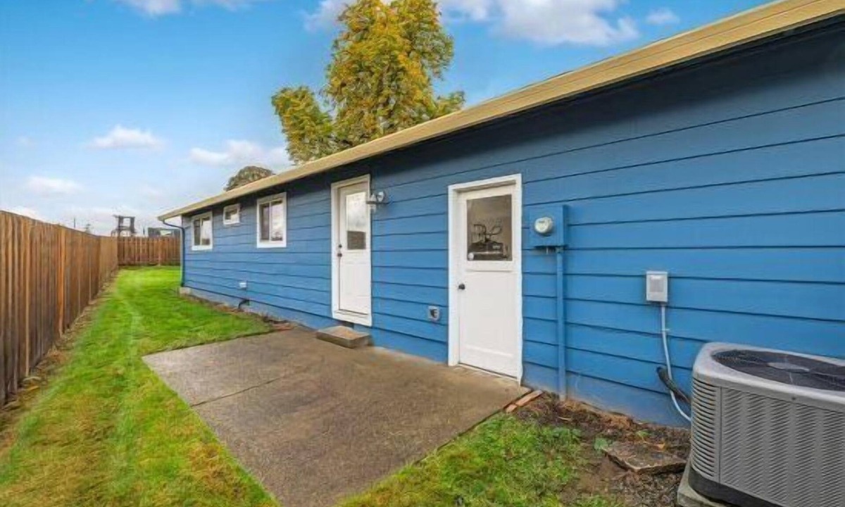 Carlton House | Apple Tree Cottage ~ Walkable 2 bed/2 bath