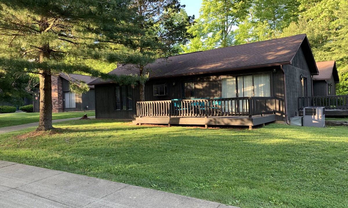 Apple Valley Condo | Apple Valley Lake, Pool and Beaches! Guest Passes available for a fee!