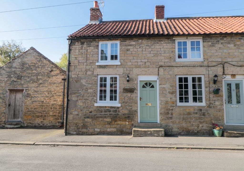 West Heslerton House | Appletree Cottage