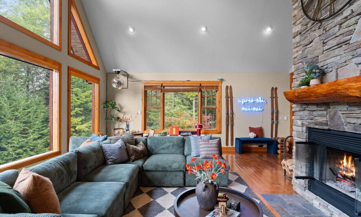 Windham Ski Chalet | Après Chalet|Ski|Luxury|Sauna|HotTub|Firepit|Disco