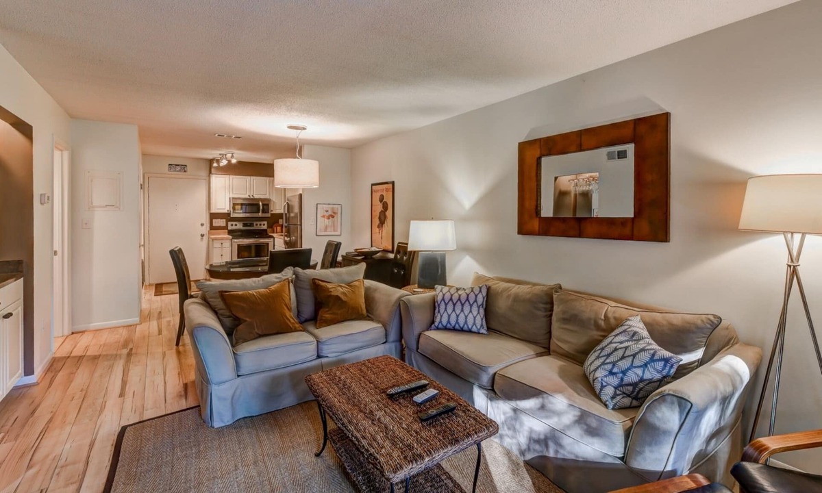 Folly Field Villa | APR & MAY RATE DROPS! 5 Min Walk to Beach! Recent Updates, Clean, Comfy, Secure!