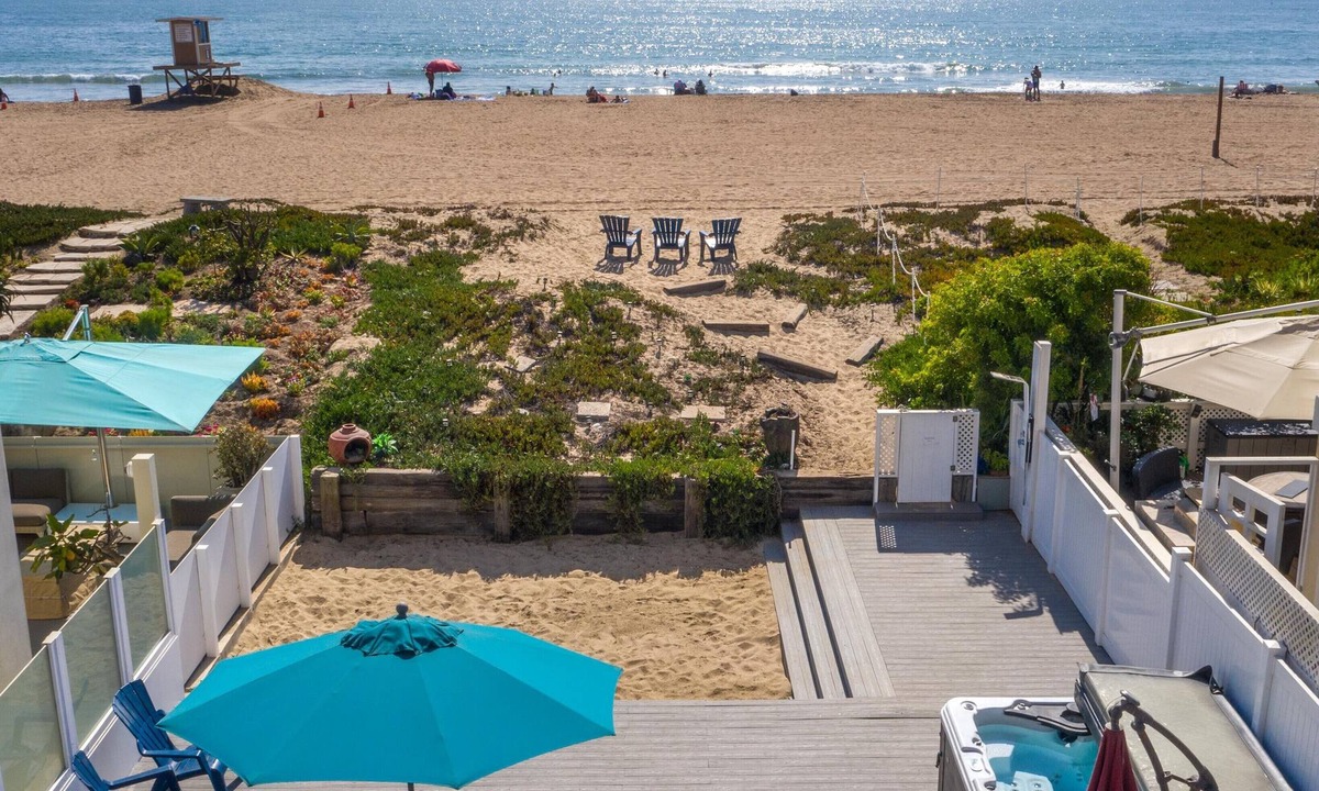 Sunset Beach House | April 10% Off - Beachfront House - New Remodel - Views, Spa + Deck