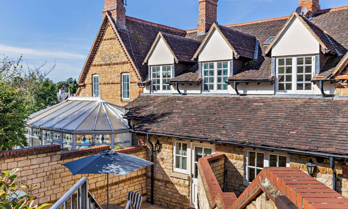 Blisworth House | April Cottage - Blisworth