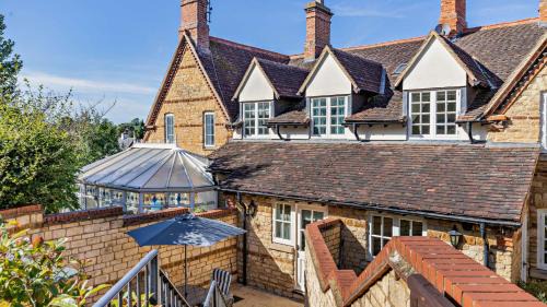 Blisworth House | April Cottage - Blisworth