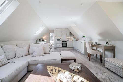 Sunningdale Apartment | April Lodge