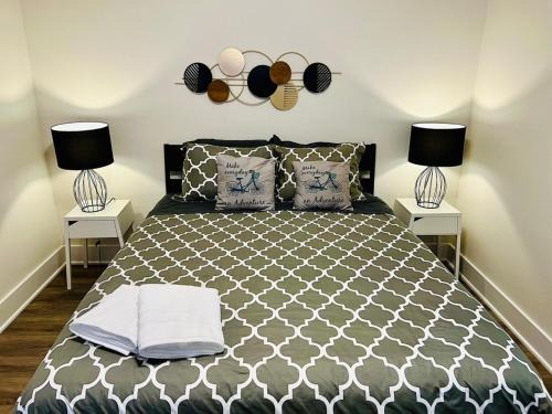 Grogan's Mill Apartment | Apt 2 Bedrooms 2 Full Baths FREE Parking & FREE Laundry in Unit