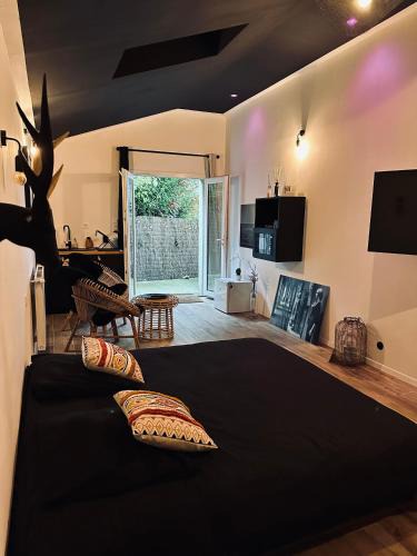 Amfreville-la-Mi-Voie Apartment | Apt 35 m2 Baignoire Balnéo terrasse privée