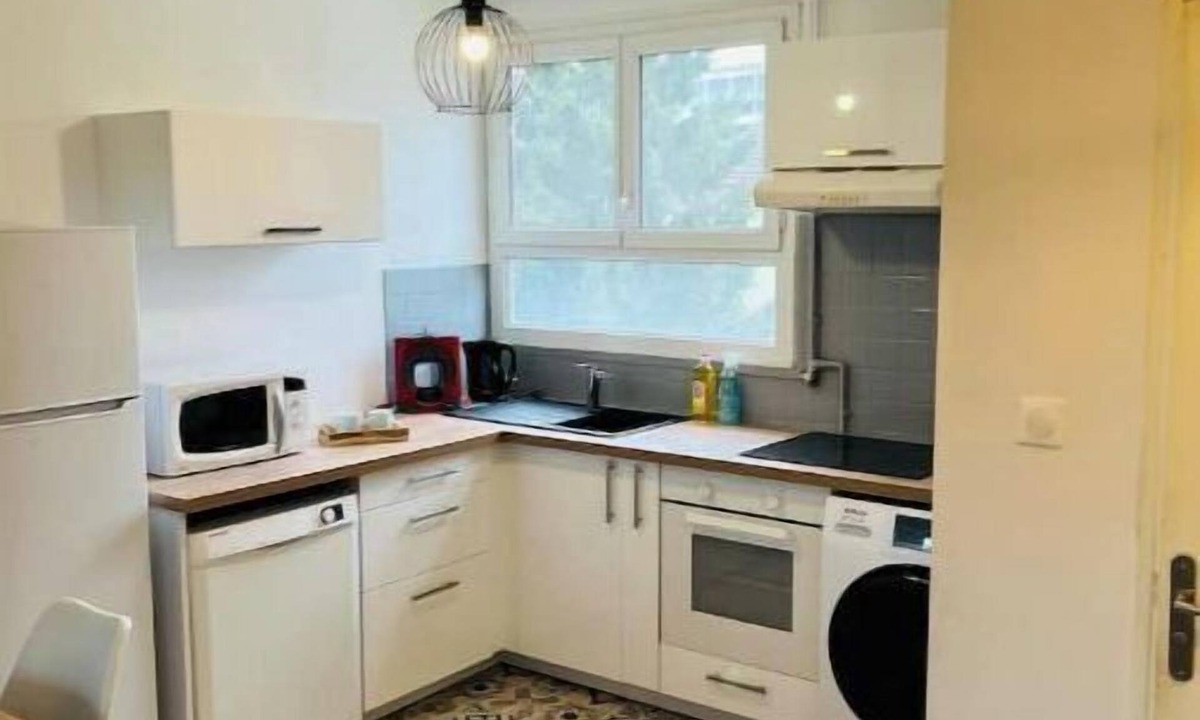 Saint-Jean-Baptiste Apartment | Apt,54m2, Refait à Neuf, Wifi, 3 Couchages +