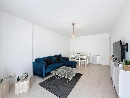 Les Louvrais Apartment | Apt 5p cosy avec terrasse - Paris Cergy pontoise