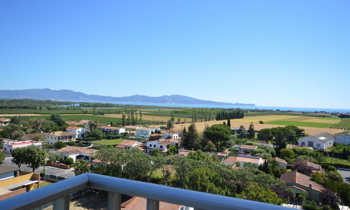 Bon Relax Apartment | Apt 6 People, Parking, Air Con, Stunning View