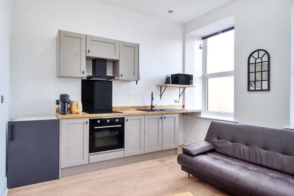 Brighouse Apartment | Apt 7 Tudor House