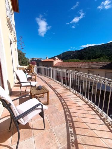 Amelie-les-Bains-Palalda Apartment | Apt 8, 2ème étage, charmant studio climatisé, tout confort avec terrasse ensoleillée plein sud