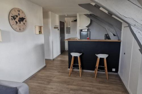 Saint-Hilaire-du-Harcouet Apartment | apt cozy refait à neuf à 5min du centre ville