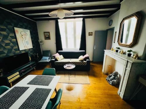 Valenciennes Apartment | Apt Des Artistes, 3 min À Pied Gare et Centre