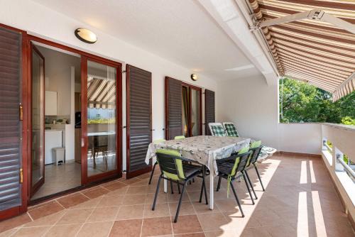 Vantacici Apartment | Apt Klara, Malinska, Vantacici, Island Krk