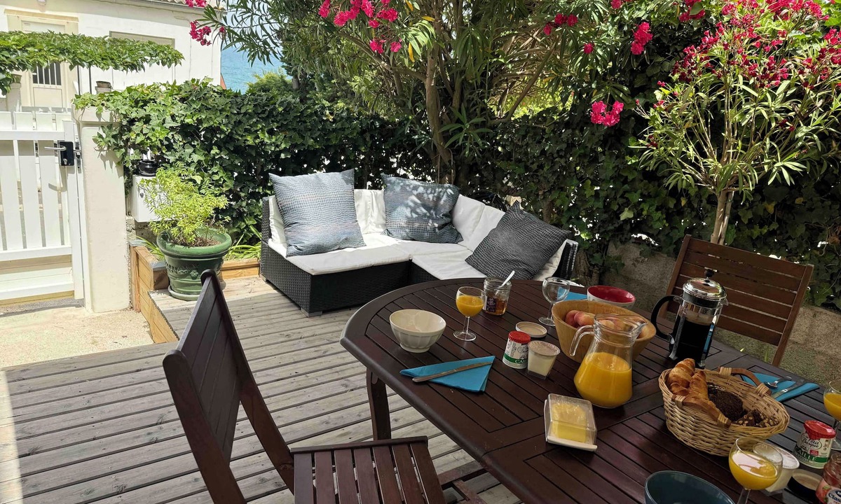 La Franqui Apartment | Apt La Franqui - Terrace - Greenery and sea view