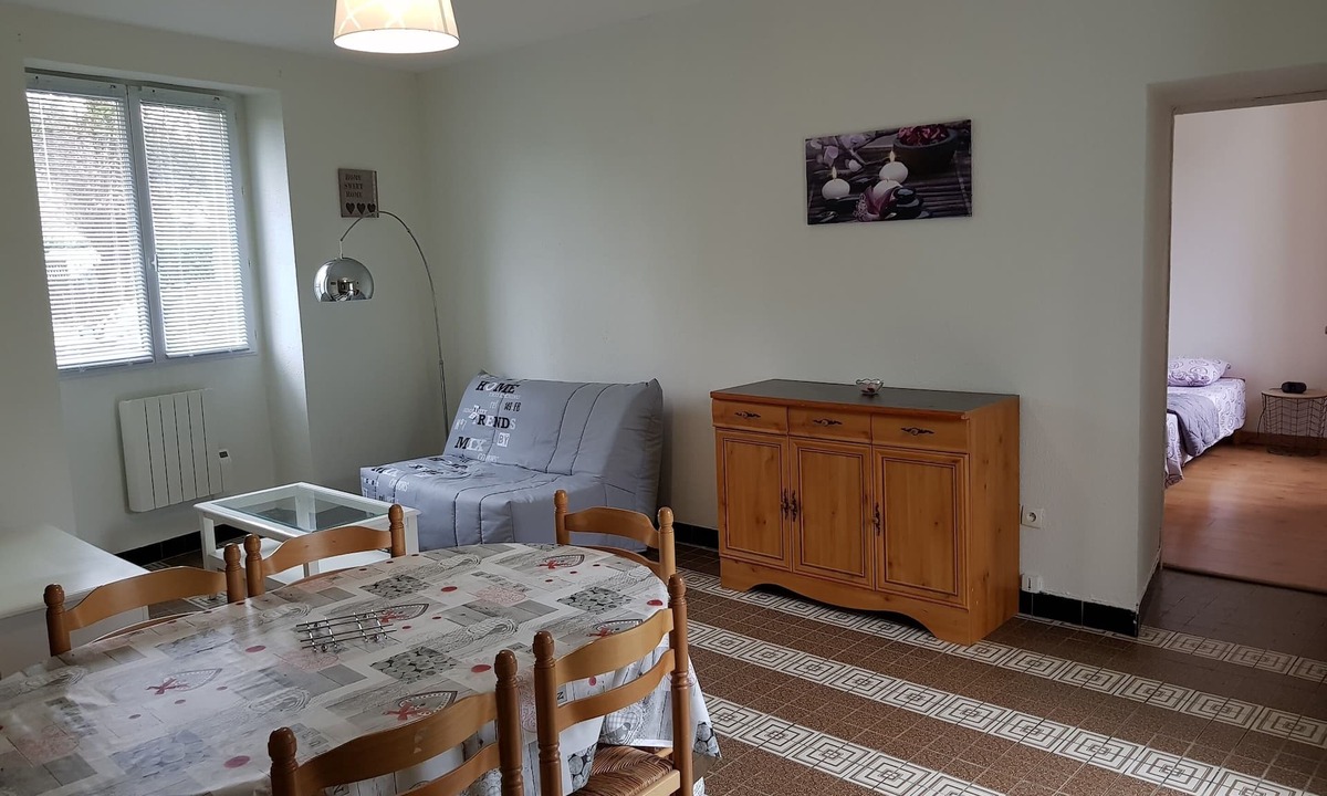 Chasseneuil-du-Poitou Apartment | APT T2 1 - 6 people with terrace & garden 3 minutes from the Futuroscope