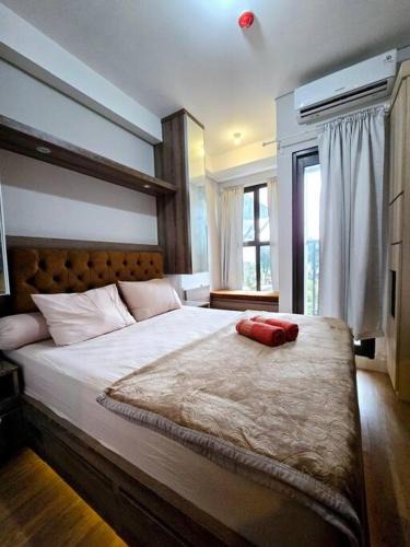 Ciputat Apartment | Apt Transpark Bintaro Studio with Pool by Damaresa