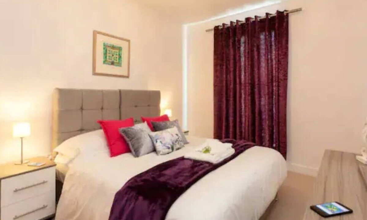 Redhill Apartment | Apt1 Belfry Quarters, Redhill