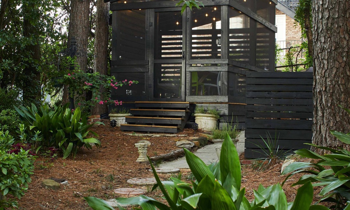 Crestline Heights Apartment | Apt4 Edenbrae - Featured in Birmingham Magazine