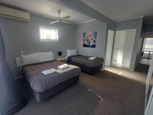 Napier Cabin | Aqua Accommodation