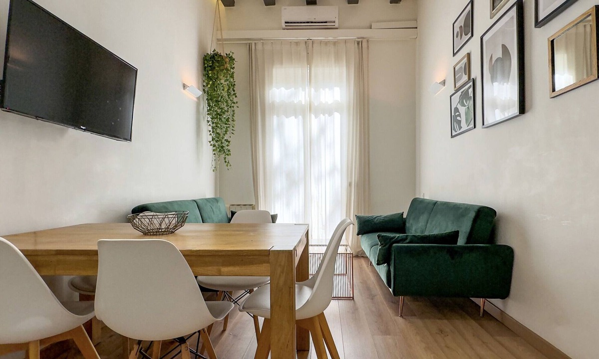 El Parc i la Llacuna del Poblenou Apartment | Aqua Apartment by Olala Homes