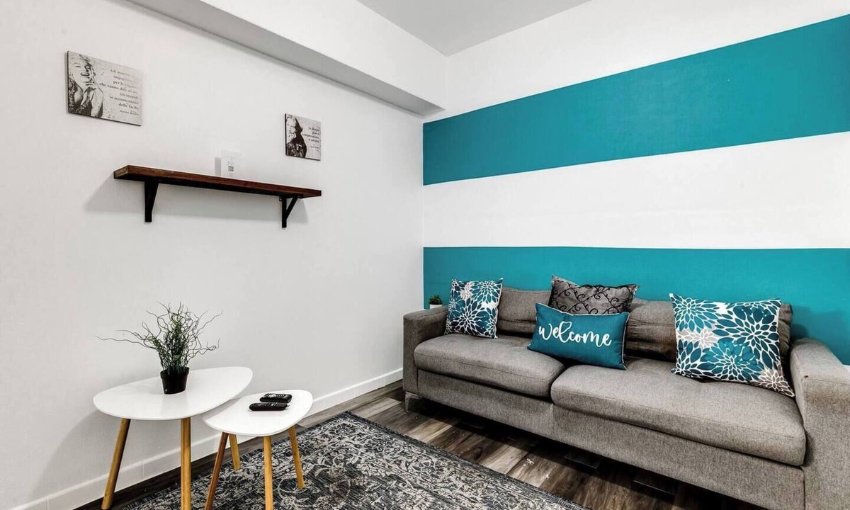 Downtown Hollywood Apartment | Aqua Breeze Retreat with Free Parking