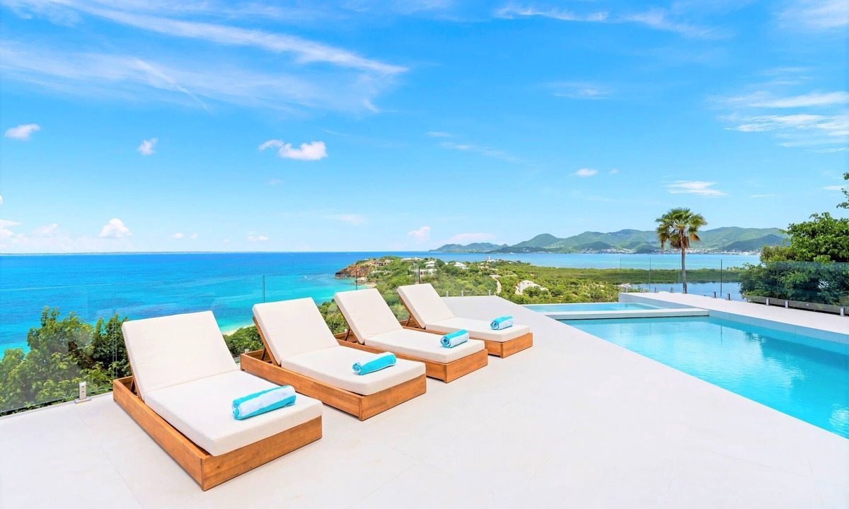 Les Terres Basses Villa | Aqua Rock Summary: Vi