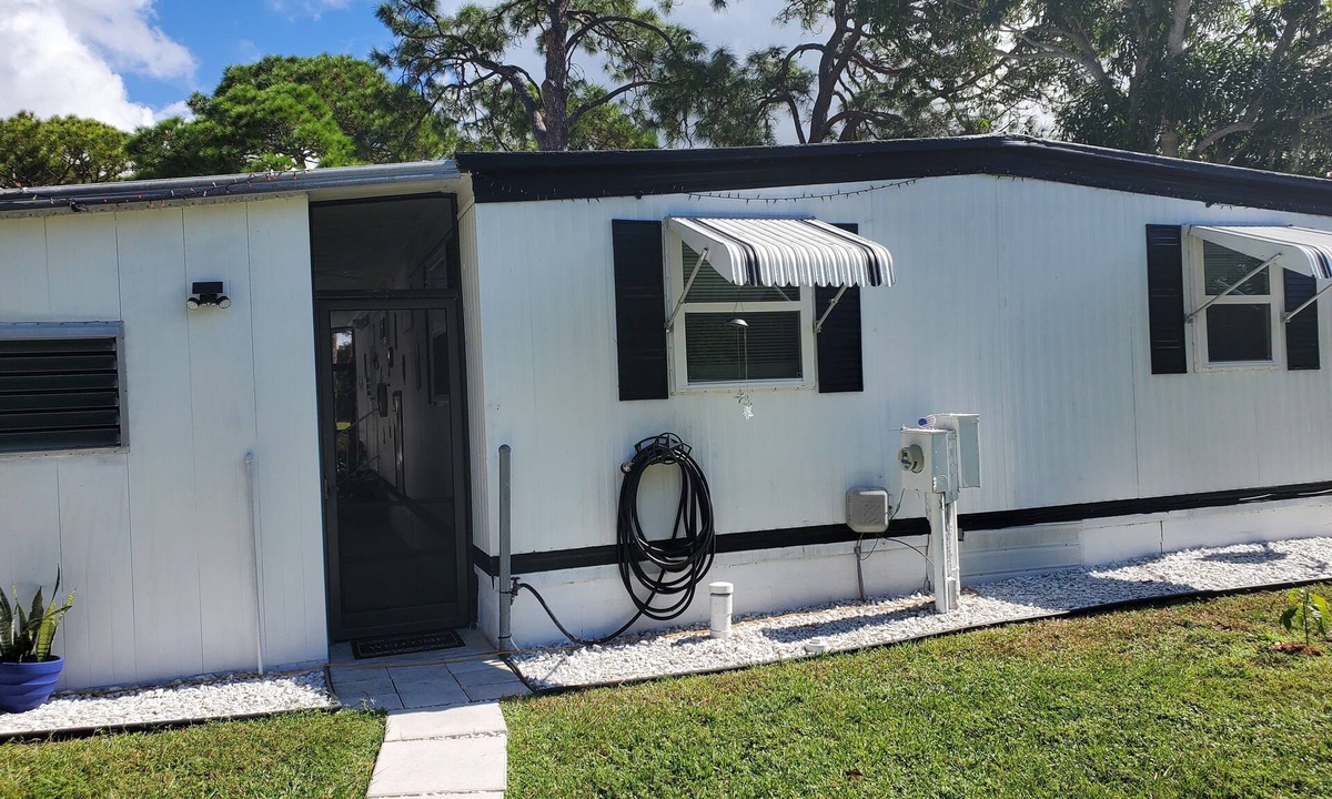 Englewood South House | AQUAHOLIC VISTA