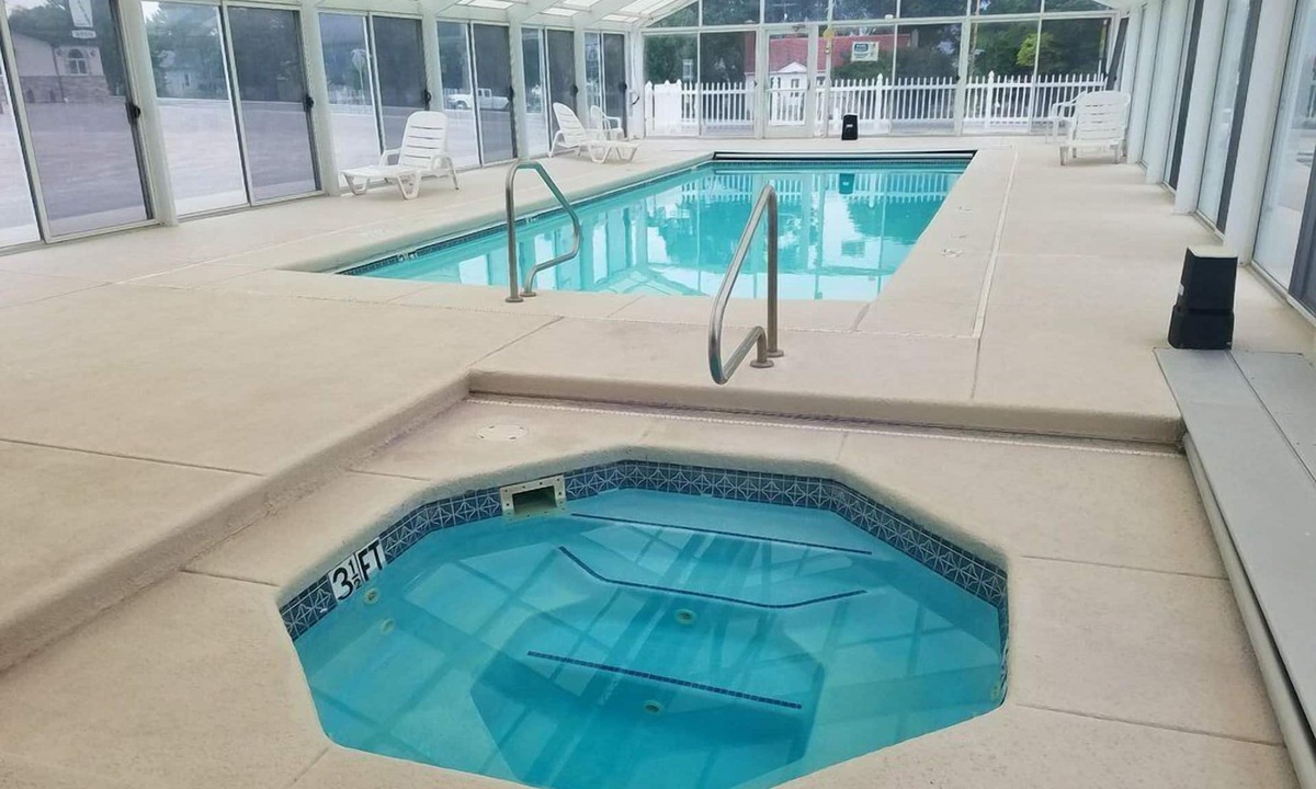 Bicknell Hotel | Aquarius Inn