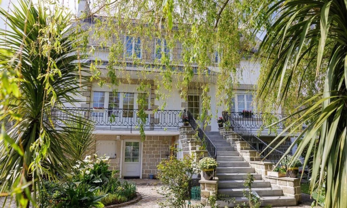 Plomeur House | AR VEIL