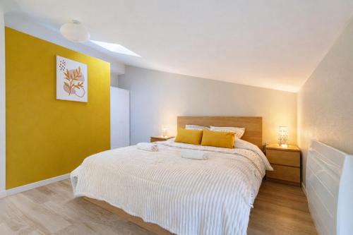 Saint-Laurent-sur-Sevre Apartment | Aramis Appartement cosy à 15 min du Puy Du Fouu