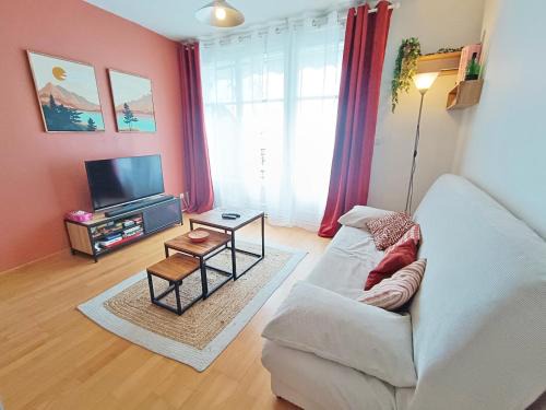 Bagneres-de-Luchon Apartment | Arbesquens 11, T3, wifi, parking, balcon
