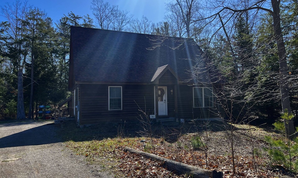 Glen Arbor House | Arbor Pines Oak - walk to downtown Glen Arbor