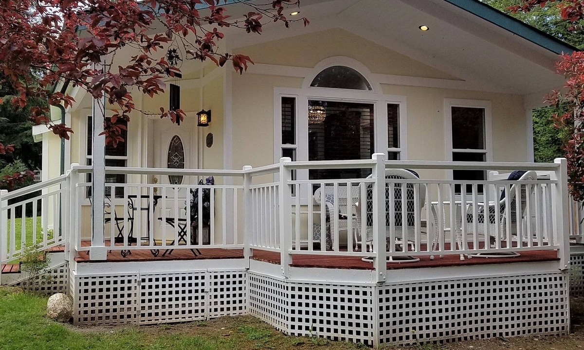 Clinton Bed & Breakfast | Arbor Rouge Cottage
