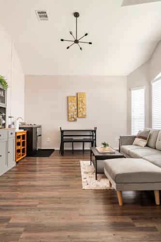 Hockley Apartment | Arbor Suite 2BR Guest Suite in Cypress Near Outlet Mall