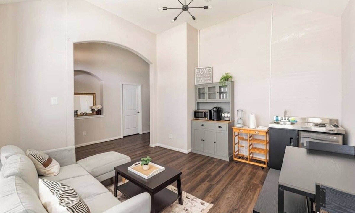 Hockley Apartment | Arbor Suite | Cypress Grove