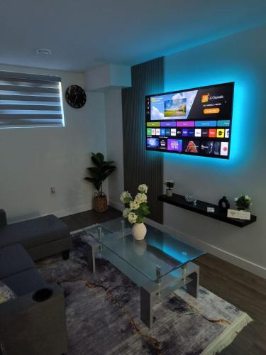 London Apartment | ArbyManie's Place Newly Built Basement Apartment
