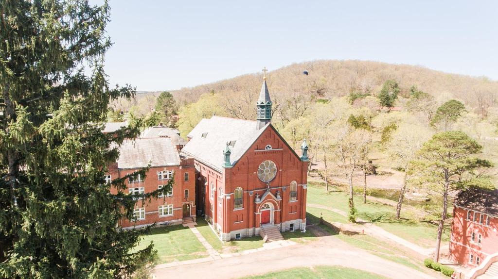 Arcadia Bed & Breakfast | Arcadia Academy