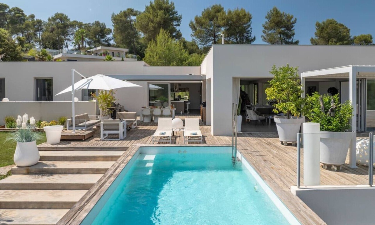 Saint-Gely-du-Fesc Villa | Architect-Designed Villa in a Private Domaine near to Montpellier