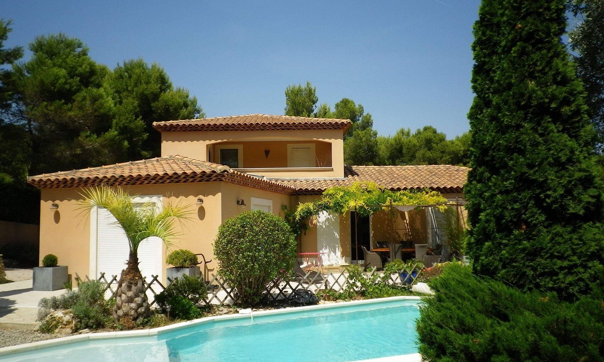Ensues-la-Redonne House | Architect-designed house with garden and pool, 7 minutes from the sea, with car pass.