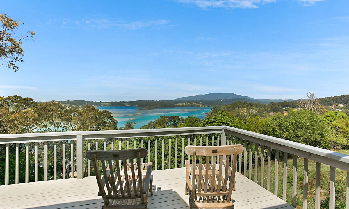 North Narooma House | Architect-designed timber pole house with panoramic views