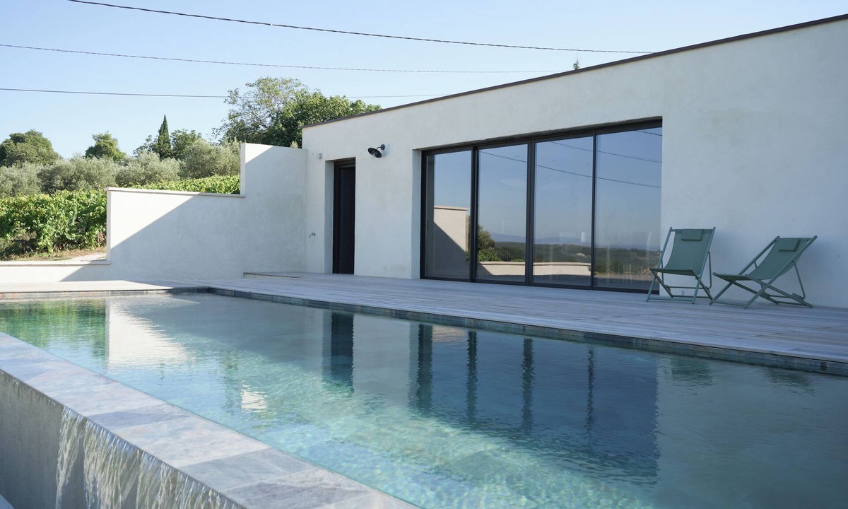 Orgnac-l'Aven Villa | Architect-designed house with panoramic view and infinity pool