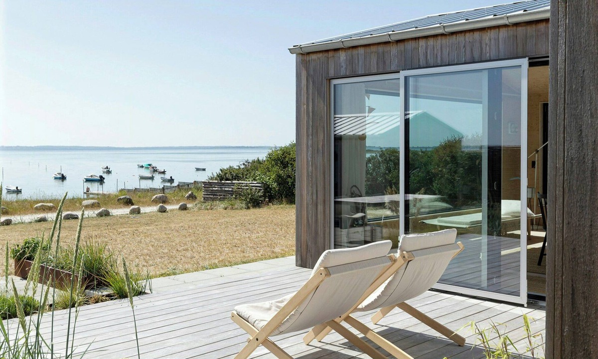 Jægerspris House | Architect-designed cedarwood house by Isefjord