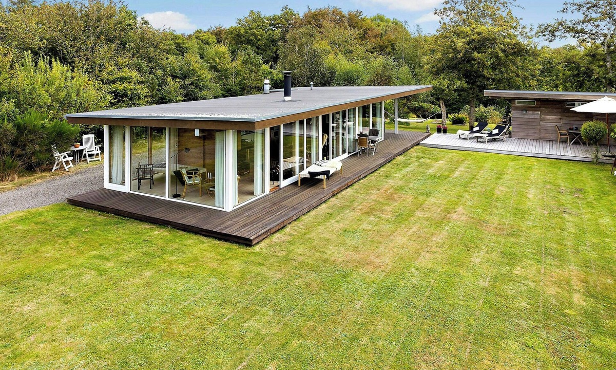 Lihme House | Architect-designed house near Gyldendal harbour