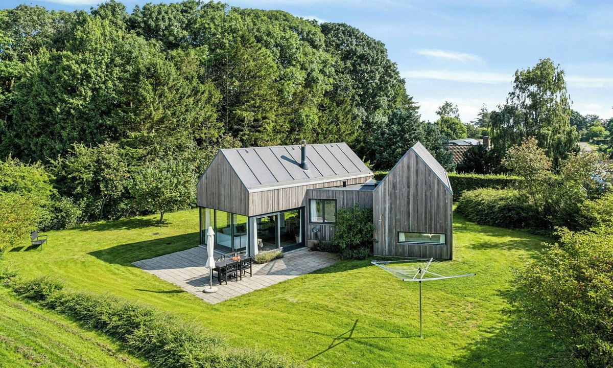 Saksild Strand House | Architect-designed house near Dyngby Beach