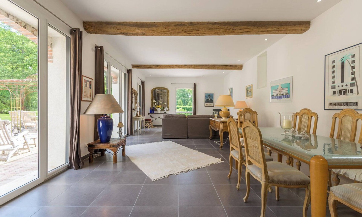 Orphin House | Architect-designed house for 8 people set in greenery. Near Rambouillet, Paris