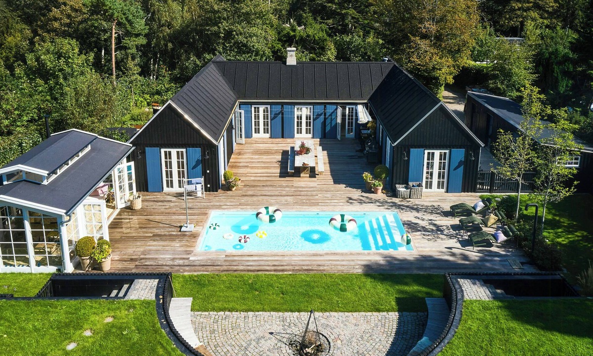 Holloselund House | Architect house with pool near Tisvilde